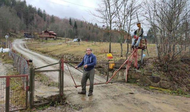 Doğada nadir görülen reishi mantarını bulmanın sevincini yaşadı