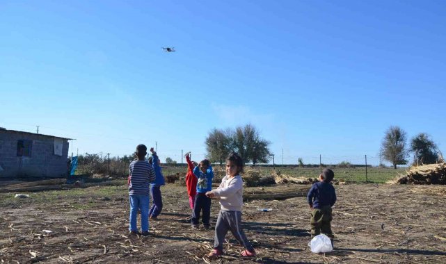 Drone gören çocukların mutluluk görüntüleri