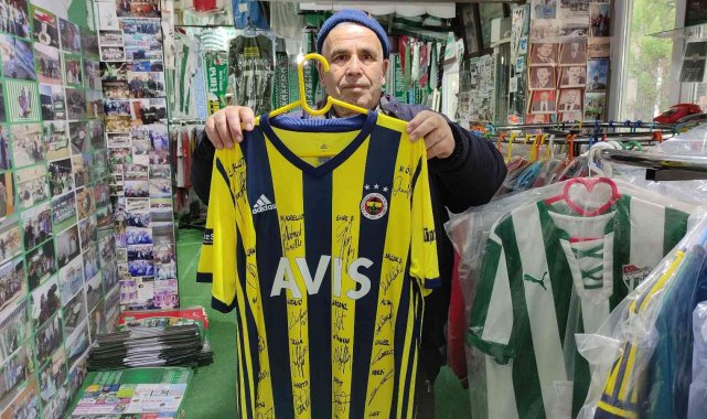 Dünyanın farklı ülkelerinden topladığı imzalı formalarla müze açtı