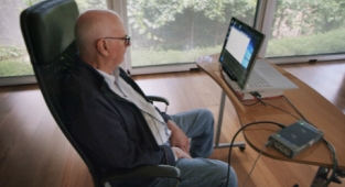 Düşünce Gücüyle Tweet Attı!