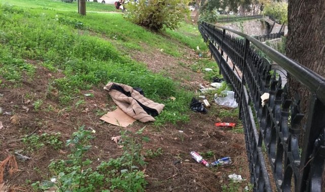 Duyarsız vatandaşlar Pınarbaşı Mesire Alanı giriş yolunu çöplüğe çevirdi