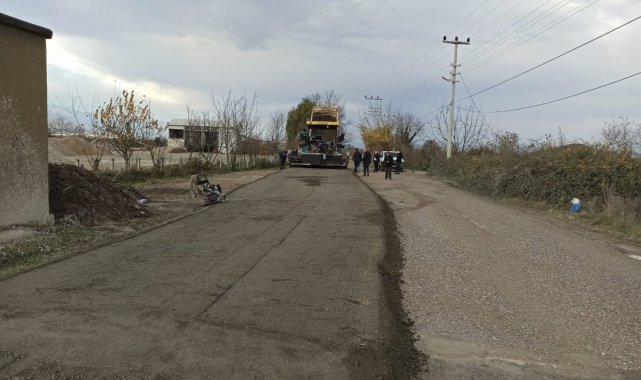 Düzce'de beton yol çalışmaları devam ediyor