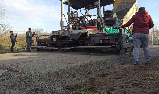 Düzce&#039;de köy yolları beton oluyor