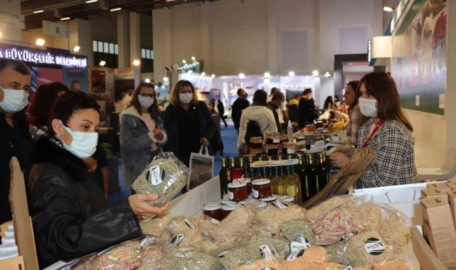 Düzce'nin ürünlerine turizm fuarında yoğun talep