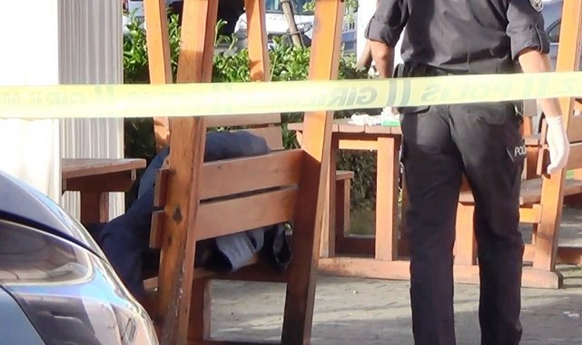 Ecel hastane bahçesindeki bankta yakaladı