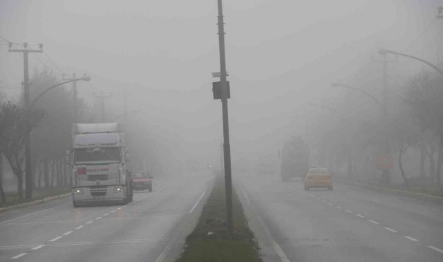 Edirne'de yoğun sis ulaşımı olumsuz etkiledi