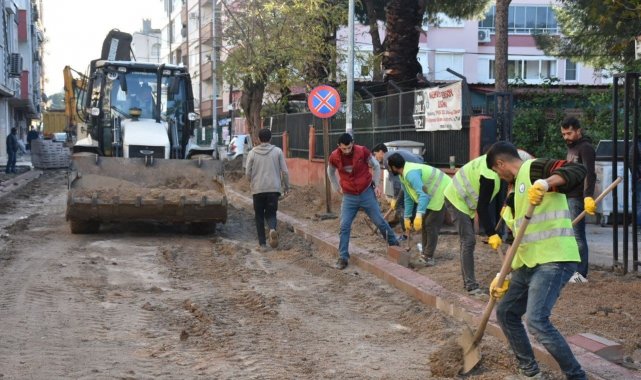 Edremit Belediyesi yol seferberliği başlattı