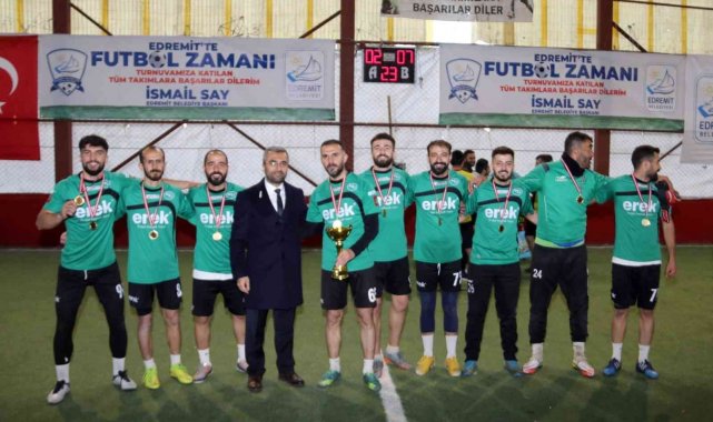 Edremit'te 'Geleneksel Mahalleler Arası Futbol Turnuvası' sona erdi