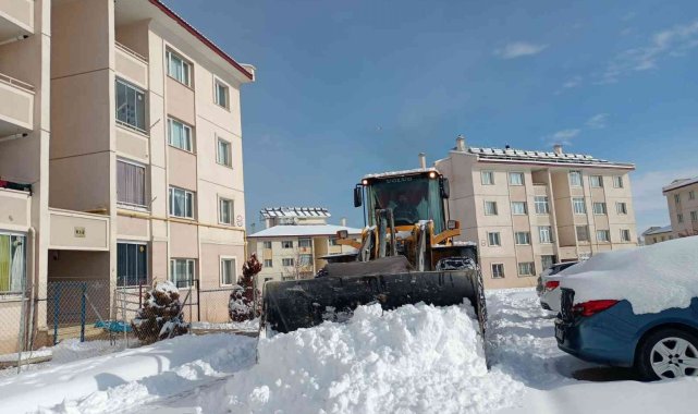 Edremit&#039;te karla mücadele çalışması