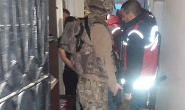 Edremit'te Şehit Polis Memuru Abdulkadir Güngör-10 operasyonunda bir katil zanlısı yakalandı