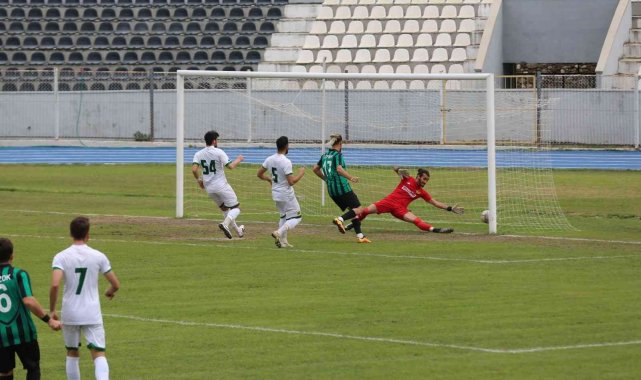 Efeler 09 SFK, liderliğini korudu