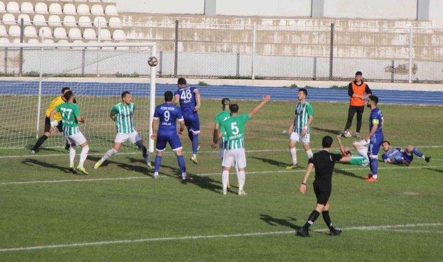 Efeler, 3 puanı 3 golle aldı