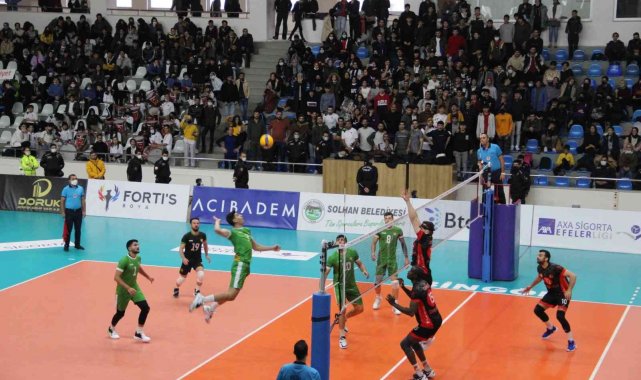 Efeler Ligi: Bingöl Solhan Spor: 0 - Ziraat Bankkart: 3