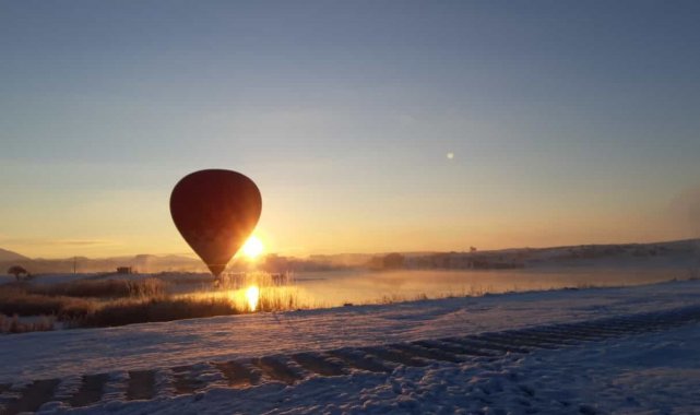 Eksi 15 derecede sıcak hava balonu keyfi