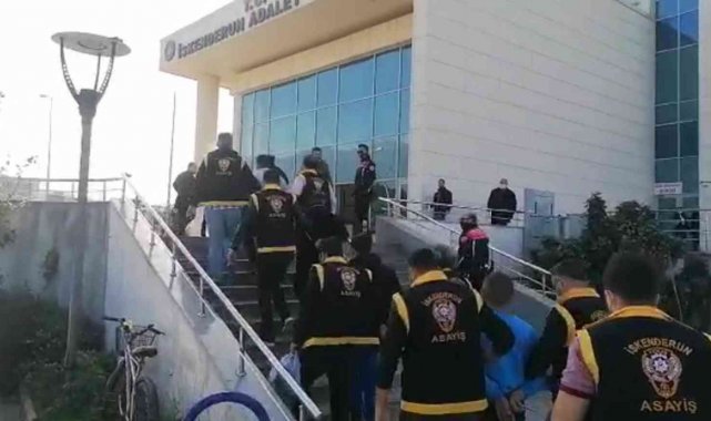 El ve ayakları bağlı kadın kurtarıldı