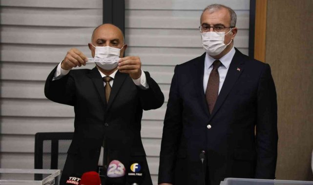 Elazığ'da 24 Ocak depreminin ardından 15 bin 784 konut ve iş yeri vatandaşlara teslim edildi