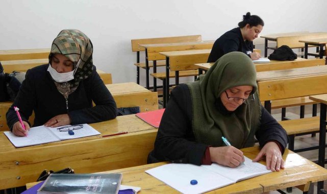 Elazığ'da 512 kursta 8 bin vatandaş eğitim alıyor