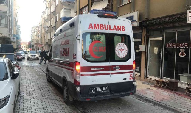 Elazığ&#039;da bir kişi sokak ortasında pompalı tüfek ile husumetlisini yaraladı