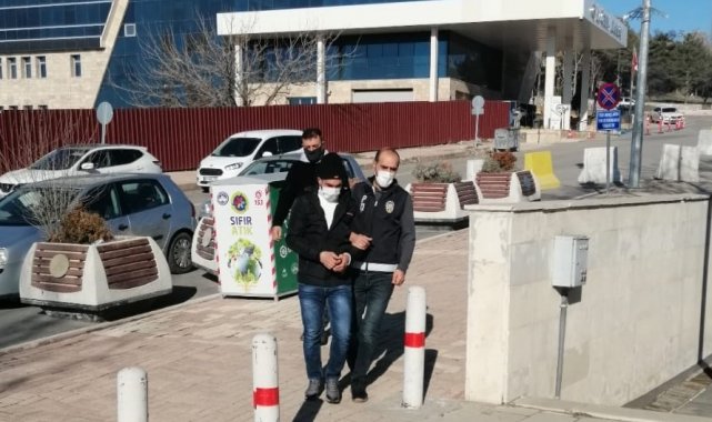 Elazığ'da çalınan otomobil, polis ekiplerince bulunarak sahibine teslim edildi