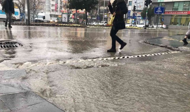 Elazığ'da sağanak yağış etkili oldu