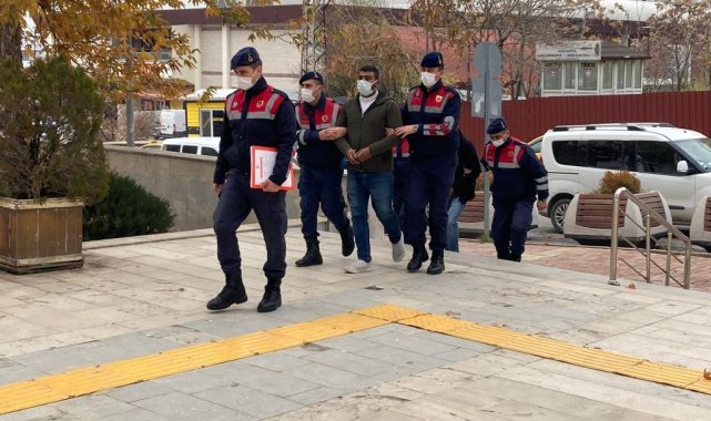 Elazığ'da vagonların bağlantı kancalarını çalan şüpheliler yakalandı