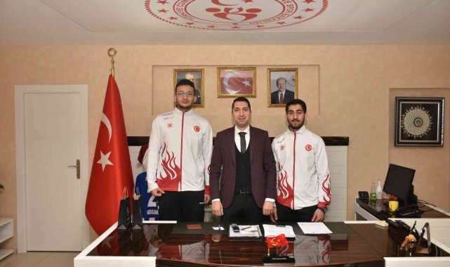 Elazığlı sporcular, Karadağ'dan madalyayla döndü