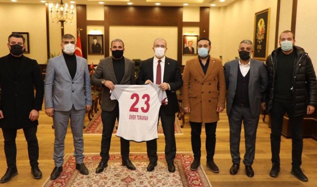 Elazığspor yönetimi, Vali Toraman ile bir araya geldi