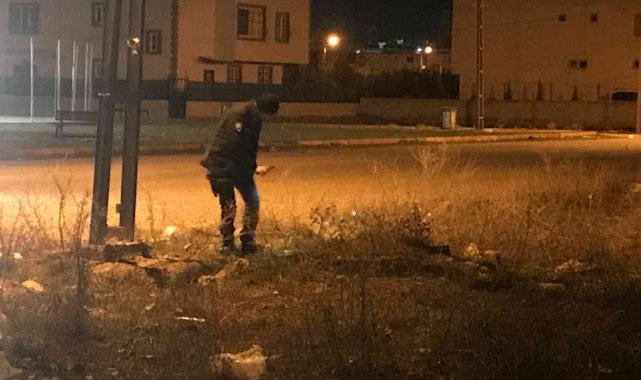 Elektrik direğine tırmanan genç akıma kapılıp öldü