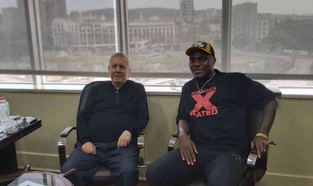 Emenike'den Aziz Yıldırım'a ziyaret