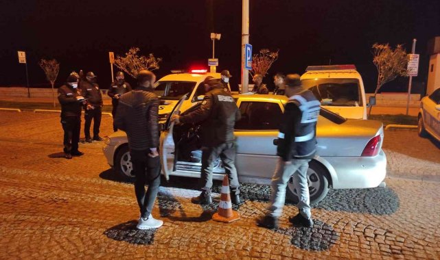 Emniyetin huzur denetiminde 70 aranan şahıs yakalandı