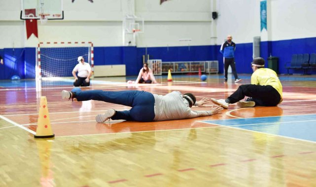 Empati için sahada buluştular