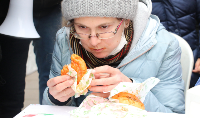 En Hızlı Hamburger Yeme Yarışması