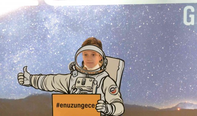 En uzun gecede uzay buluşması