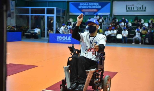 Engelleri Dart Turnuvası'yla aştılar