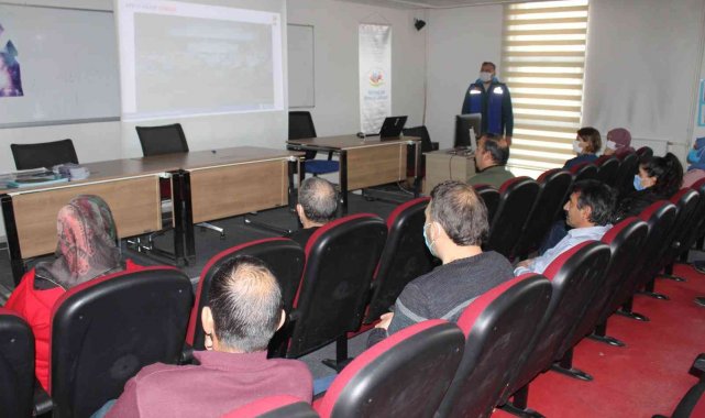 Erzincan Gençlik Merkezi personeline afet bilinci eğitimi verildi
