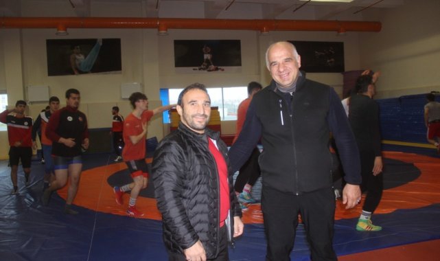 Erzincan'da güreş seçmeleri başladı