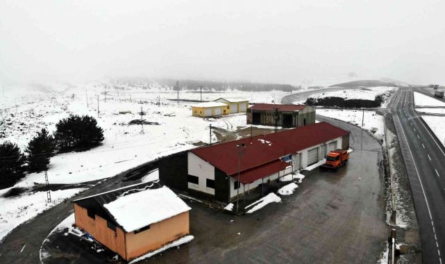 Erzincan'ın yüksek kesimlerinde kar yağışı