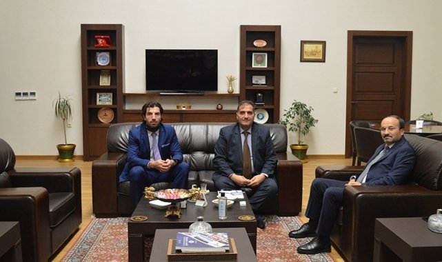 Erzurum Kent Konseyi Engelliler Meclisi Başkanı'ndan Rektör Çakmak'a ziyaret