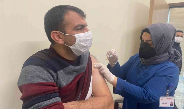 Erzurum'da Turkovac aşısı uygulanmaya başladı