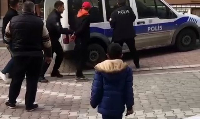 Esenyurt&#039;ta apartman sakinleri hırsızlara suçüstü yaptı