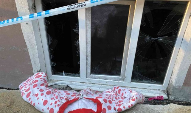 Esenyurt'ta facianın yaşandığı ev, gün ağarınca görüntülendi