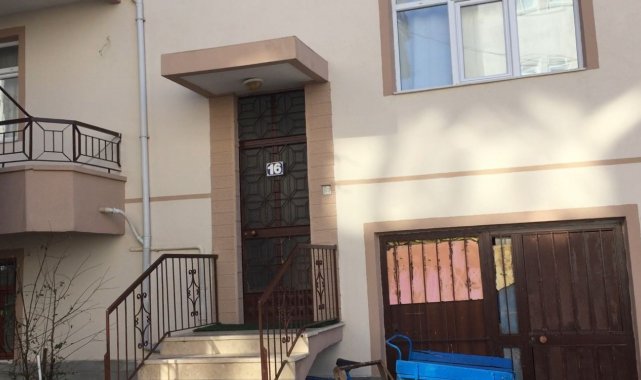 Eşi tarafından bıçaklanarak öldürülen kadın toprağa verildi