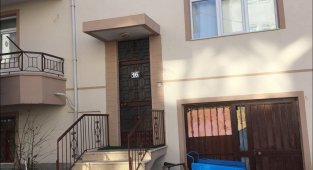 Eşi tarafından bıçaklanarak öldürülen kadın toprağa verildi