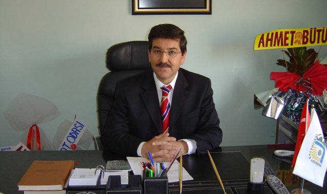 Eski Belediye Başkanı İsmail Akbulut, koronaya yenildi