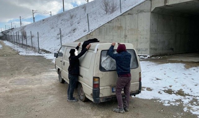 Eski fabrikadan hurda malzeme hırsızlığı yaptığı iddia edilen 2 kişi yakalandı