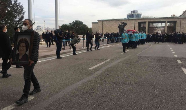 Eski Turizm ve Devlet Bakanı Güldal Akşit için TBMM'de tören düzenlendi