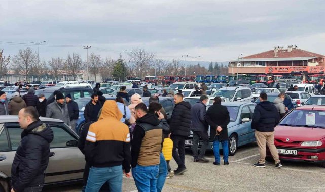 Eskişehir Açık Oto Pazarı hareketlendi
