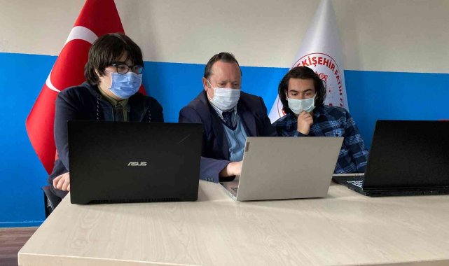 Eskişehir Fatih Fen Lisesi Uluslararası Bilim Yarışmasında 'Fizik Projeleriyle' ödül aldılar