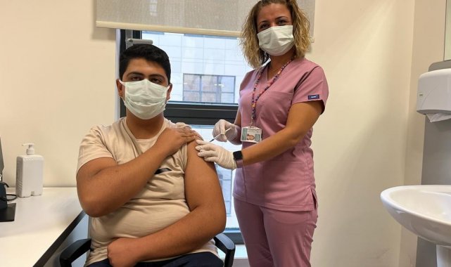 Eskişehir'de 100'üncü TURKOVAC gönüllüsü aşı oldu