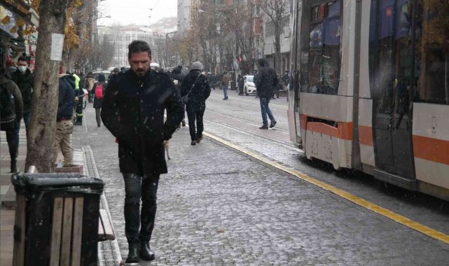 Eskişehir&#039;de hava sıcaklığı sıfırın altına düştü